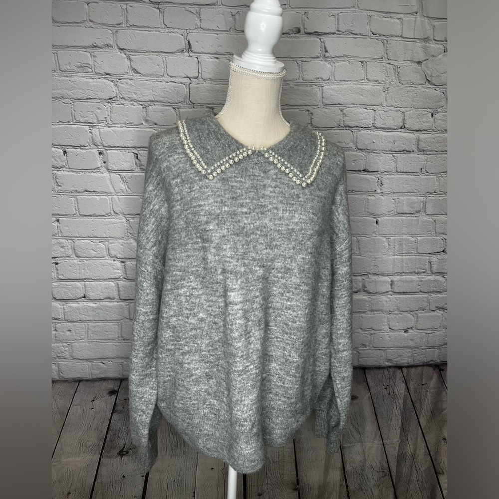 H&M Gray Sweater with Pearl Collar size L